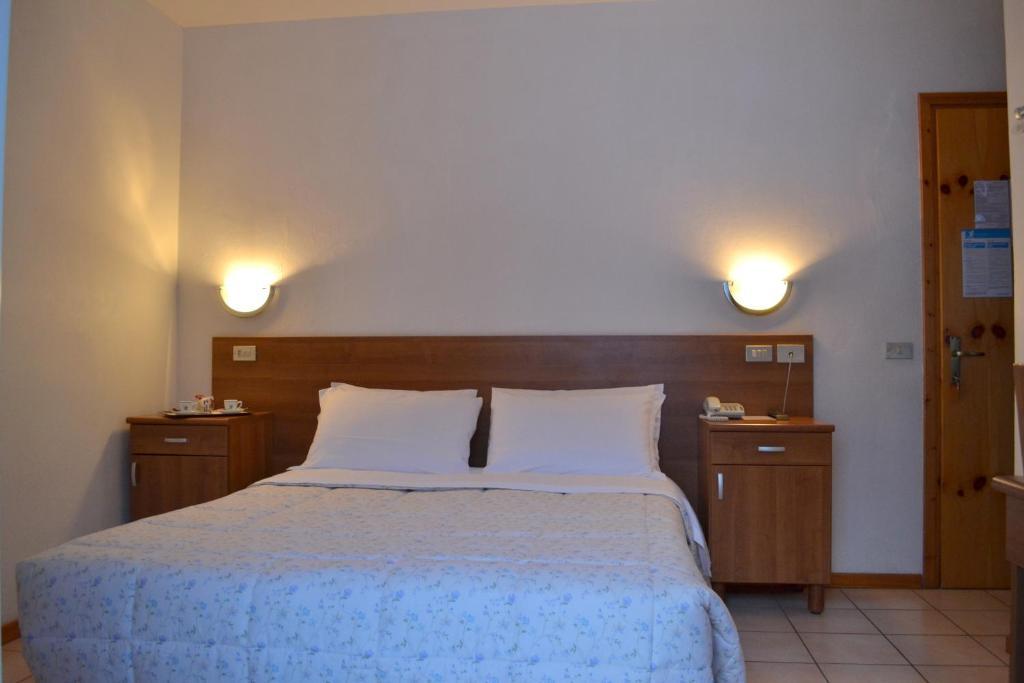 Hotel Pineta Falcade Oda fotoğraf